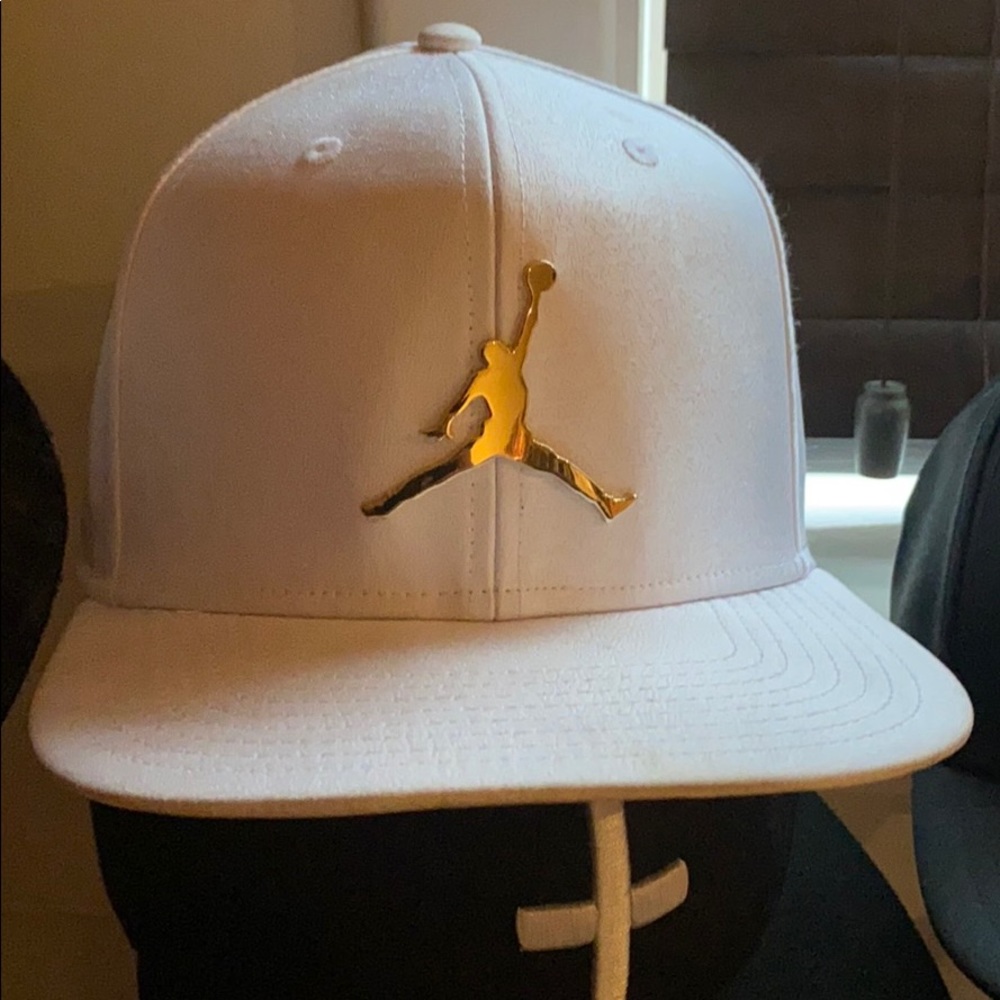 White MJ hat